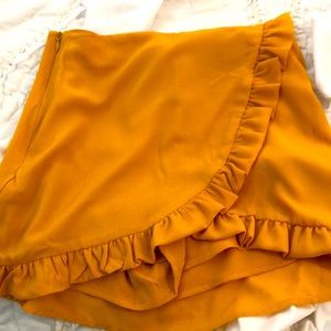 Yellow skirt with ruffles!!!